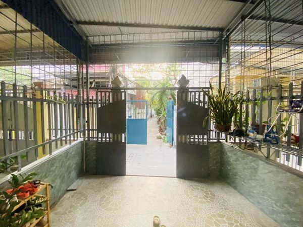 Bán nhà Miếu hai xã ☘️Diện tích: 60m2*3,5 tầng. 👙Công năng: 1pk-4ngủ-1thờ-1sân phơi. 📕SHCC
