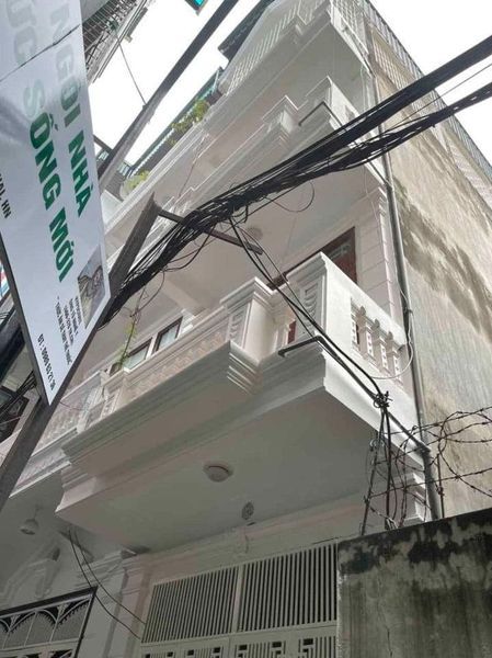 Cho thuê nhà 4 tầng (tổng diện tích 136m2) Tầng 1: Phòng khách, phòng ăn - Tầng 2+3: Mỗi tầng 2pn