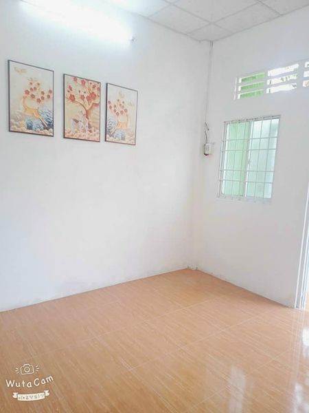 Cần bán căn nhà bé bé xinh xinh nhỏ đẹp thích hợp cho vk ck trẻ mới ra riêng