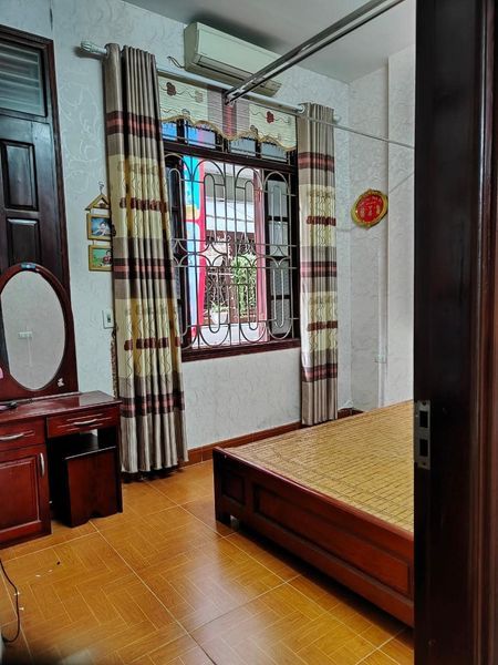 Cho thuê nhà HOÀNG VĂN THÁI, 42m2, 4 tầng, 4 ngủ, full đồ, Ô TÔ TRÁNH, 15tr Diện tích đất: 60m²