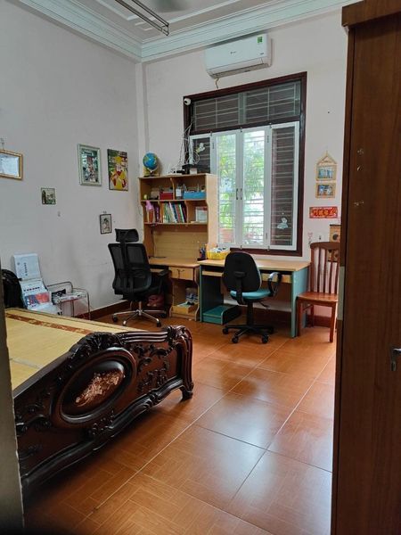 Cho thuê nhà HOÀNG VĂN THÁI, 42m2, 4 tầng, 4 ngủ, full đồ, Ô TÔ TRÁNH, 15tr Diện tích đất: 60m²