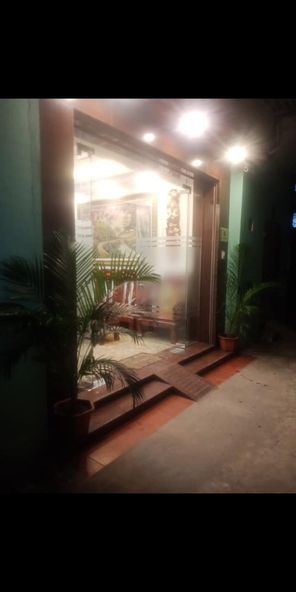 Cho thuê nhà nguyên căn Đội Cấn Ba Đình 12tr Diện tích 35m 5 tầng Thiết kế thông sàn gồm: 3ph 4vs