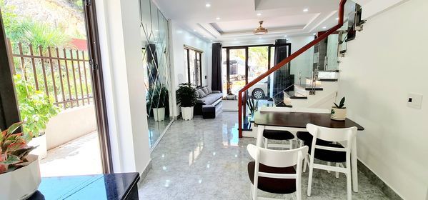 Bán nhà 3 tầng Hà Lầm 🙈🙈 .☘Nhà xây theo kiểu hiện đại full cửa kính các phòng