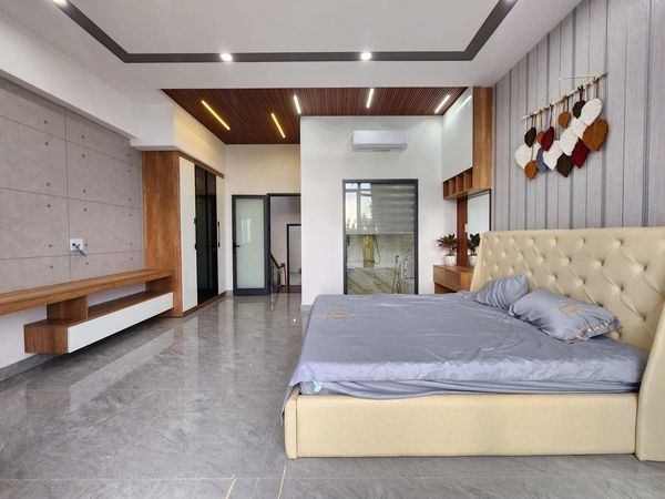 Chính chủ gửi bán nhà mặt tiền 3 mê full nội thất có gara ô tô 7 chỗ.