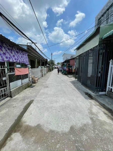 Bán nhà hẻm xe hơi đường Huỳnh Tấn Phát, P. Vĩnh Hiệp, TP. Rạch Giá.