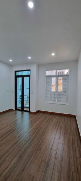 ♦️ 3,5 tầng Nhà dân xây độc lập , đẹp giá rẻ, ngõ to Miếu Hai Xã.