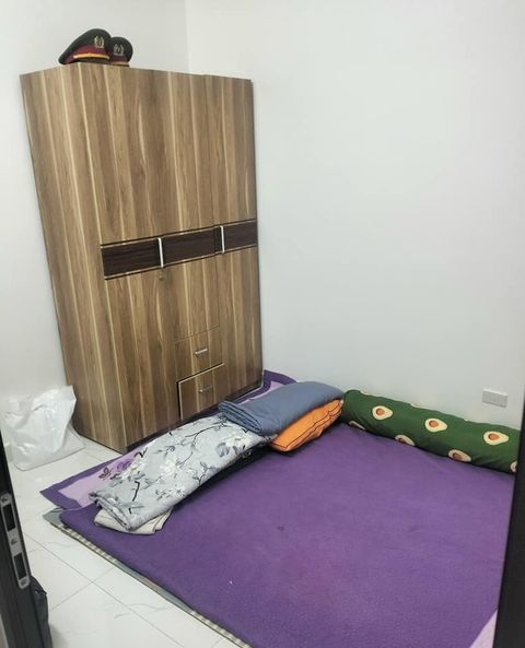 Bán căn nhà 3 tầng 🏠 Diện tích: 40m2. Mặt tiền: 4,8m. Ngõ rộng 2,5m. Hướng Đông Bắc.