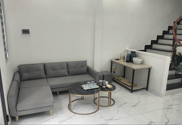 Bán căn nhà 3 tầng 🏠 Diện tích: 40m2. Mặt tiền: 4,8m. Ngõ rộng 2,5m. Hướng Đông Bắc.