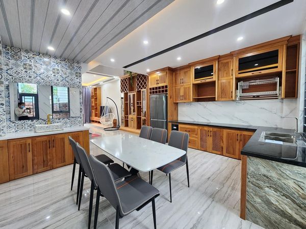 Chính chủ gửi bán nhà mặt tiền 3 mê full nội thất có gara ô tô 7 chỗ.