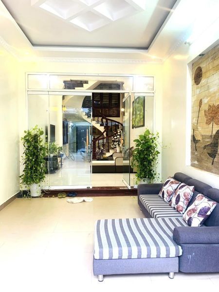 Cho thuê nhà riêng tại Văn Cao 💎 DT: 70m2 x 3T 💎 4 ngủ khép kín