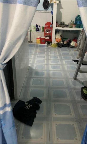 Nhà 1 trệt 1 lầu gỗ gần Lý Thái Tổ nối dài 50m, Mỹ Phước. Hẻm cặp rạch Cái Sơn