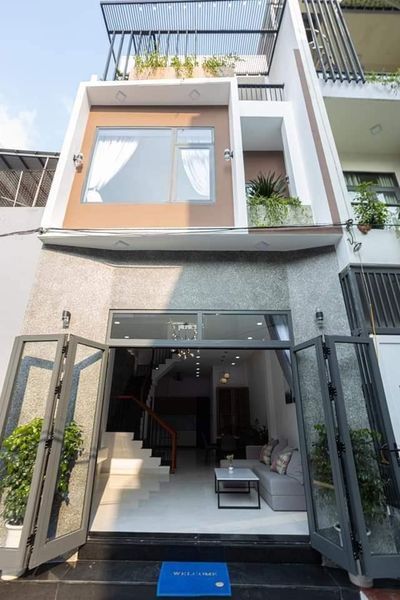 Nhà 3 Tầng 3 mê Kiệt Oto Núi Thành oto vào tận nơi vị trí trung tâm của Tp gần ngã 3 Trưng Nữ Vương