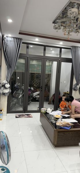 Bán nhà 2,5 tầng độc lập 75/57 ngõ 229 Miếu 2 Xã ✔️Dtmb : 40,5m2 ✔️Công năng : p.khách, bếp, 2p.ngủ