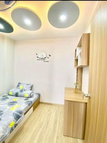 Tôi chính chủ đứng bán không môi giới đang cần tiền gấp anh chị thiện chí alo em xem nhà trực tiếp