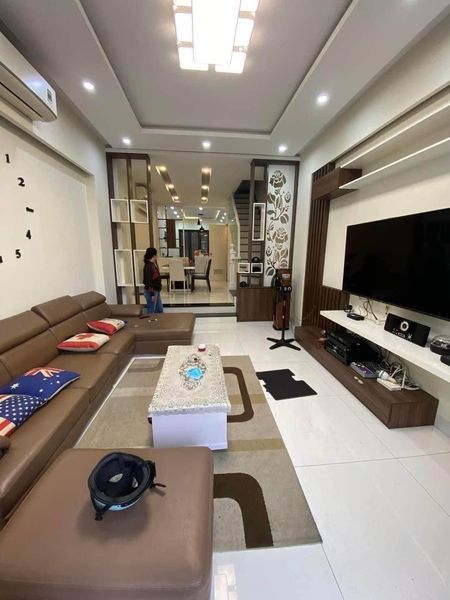 Bán nhà Thụy Khuê-45m2- 5.1 tỷ- 2 mặt thoáng thoáng trước sau -15m ra ô tô-yên tĩnh
