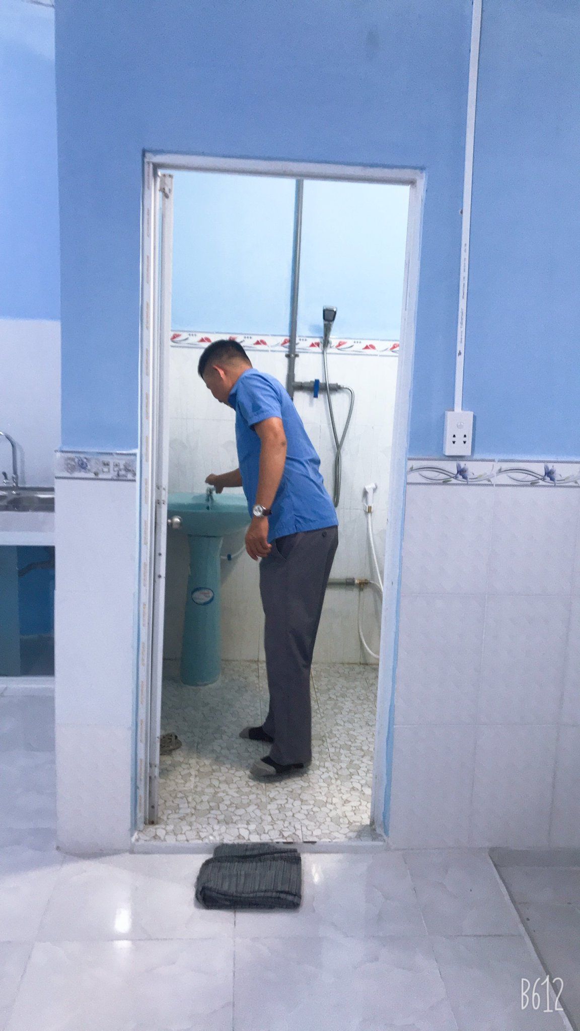 CHÍNH CHỦ CHUYỂN VỀ SÀI GÒN CẦN BÁN GẤP CĂN NHÀ CẤP 4 DÂN CƯ ĐÔNG ,SÁT QL 13