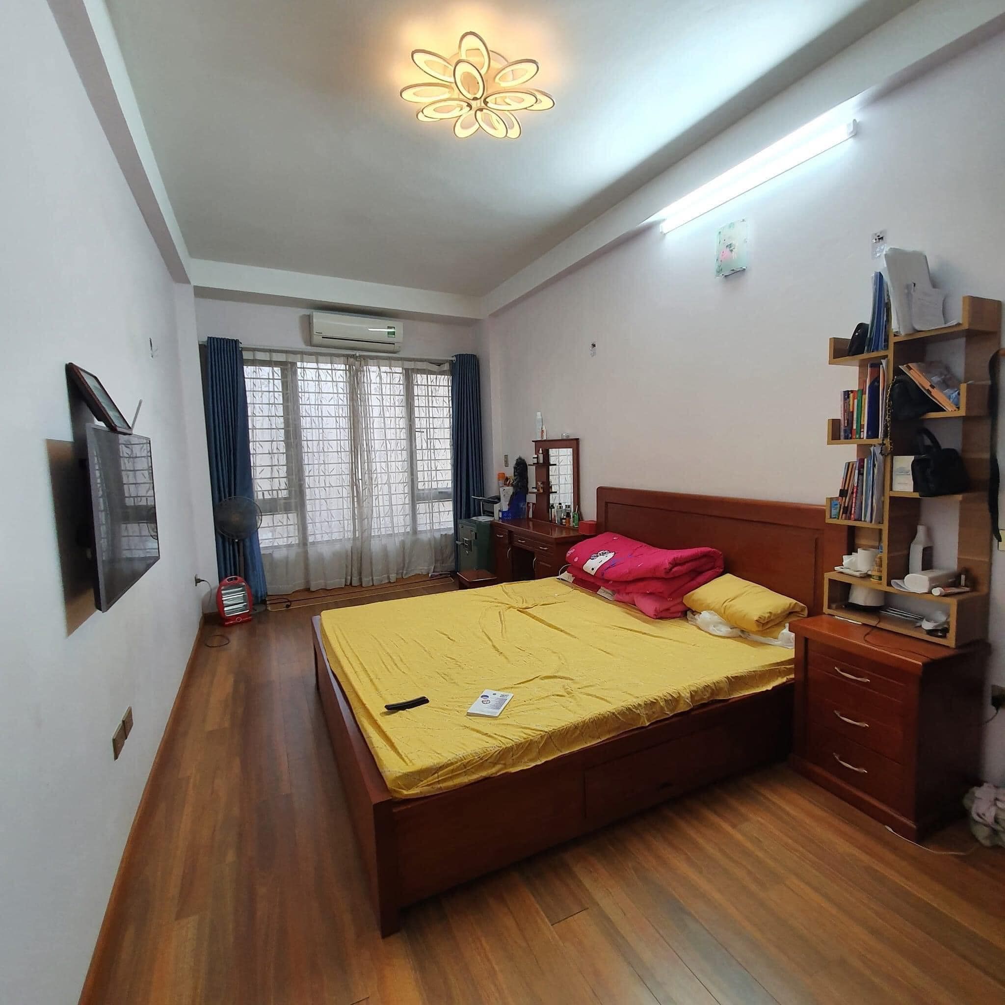 NHÀ ĐẸP HOÀNG MAI 40M, 5 TẦNG, 5 TỶ 7 NGÕ Ô TÔ / TẶNG NỘI THẤT, VỀ Ở NGAY LH : 0373729889