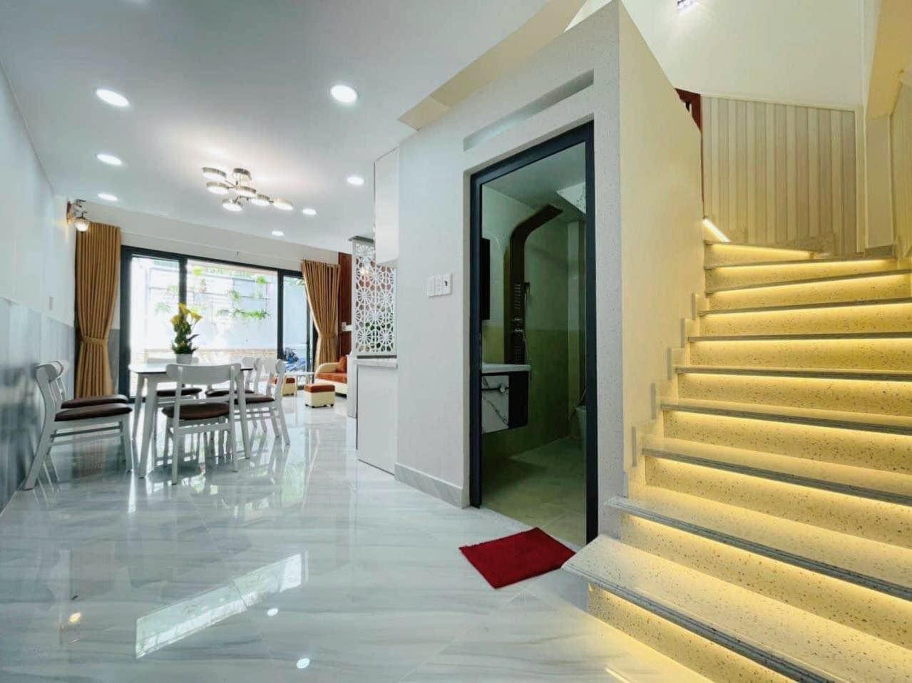 SIÊU PHẨM riêng biệt 38m2 5tang Cống Lở Tân Bình - tặng nt bạc tỷ - 6 tỷ nhỉnh 0932030061