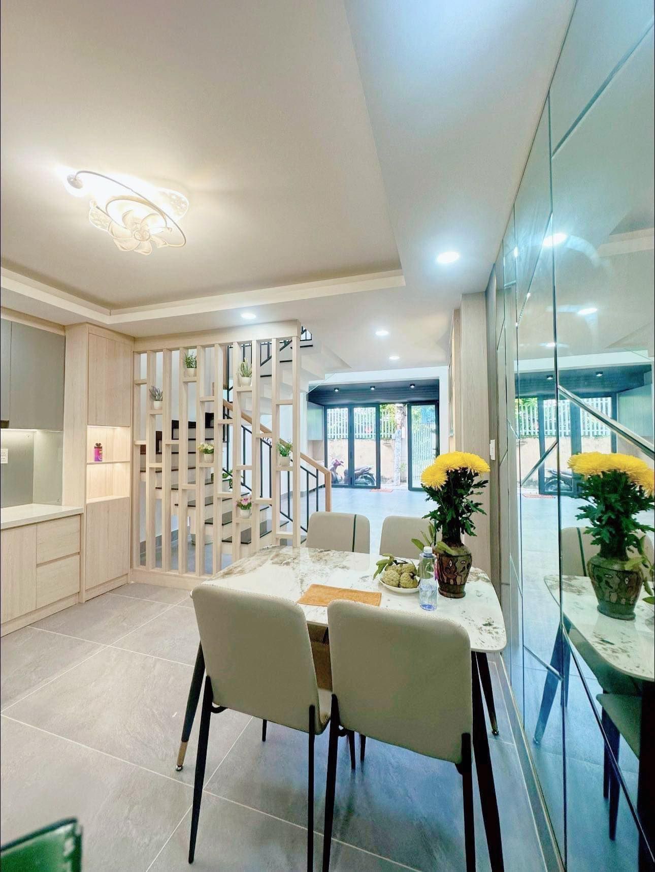 SIÊU PHẨM 46m2-5tang Trần Thánh Tông Tân Bình , oto ngủ nhà- tặng full nt , 6 tỷ nhỉnh 0932030061