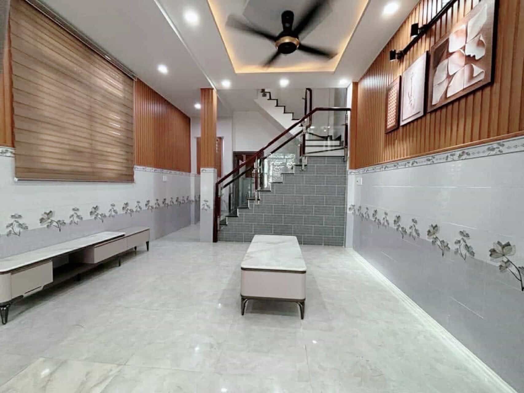 Bán nhà lô góc full nt 62m2-2tang mặt tiền Thới An 11 Quận 12 , gần chợ Trần Thị Cờ , 3 tỷ nhỉnh