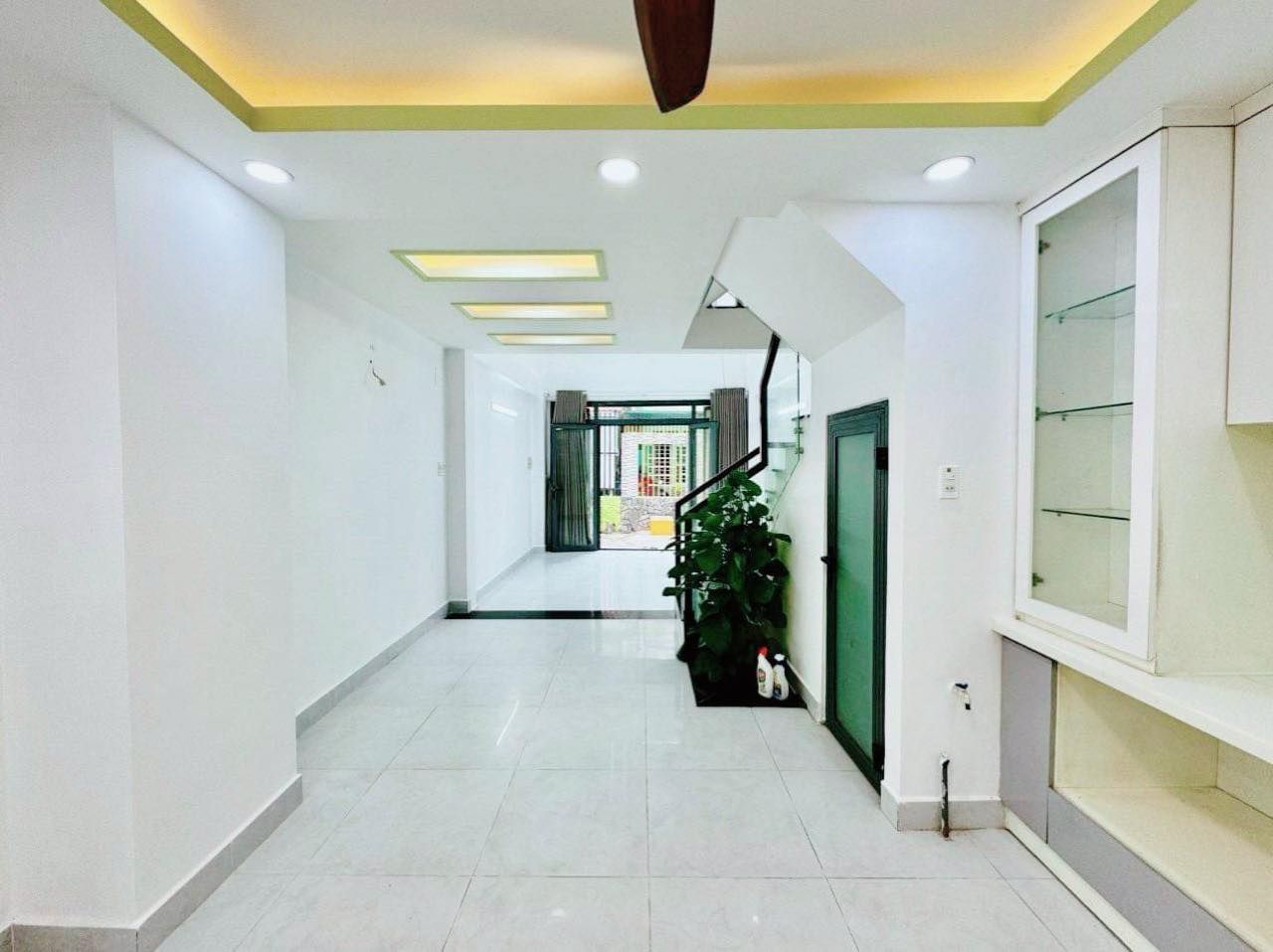 Nhà mới full nội thất 40m2-5tang hxh gần Thống Nhất giao Phạm Văn Chiêu - Giáp Q12 - 5 tỷ nhỉnh