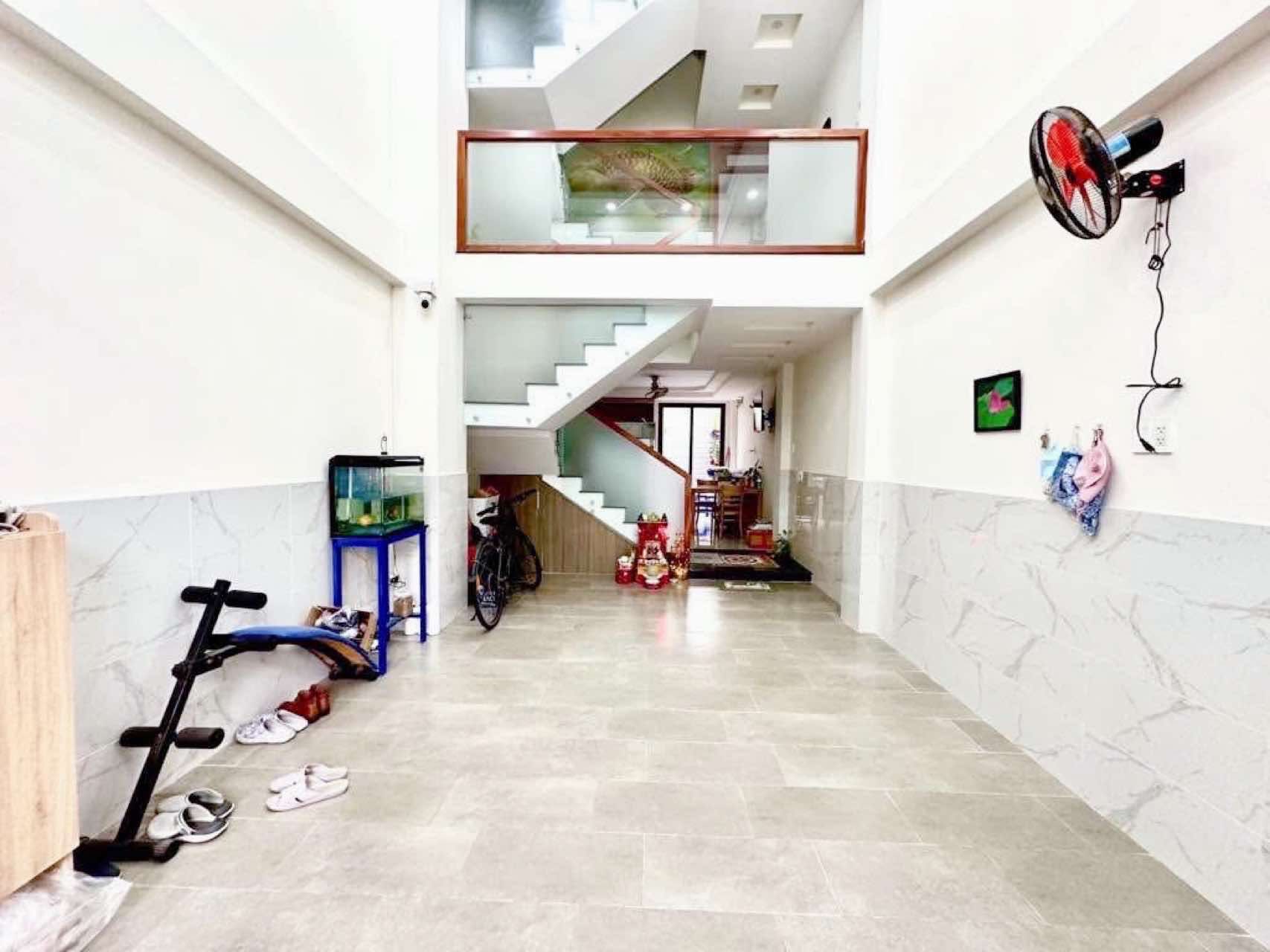 Bán nhà 55m2-5tang Lê Thị Riêng , đường 8m , liền kề UBND Q12 , 6 tỷ 0932030061