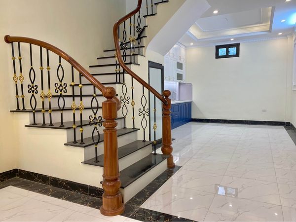 🌸🌸 NHÀ MỚI ĐÓN TẾT- SIÊU PHẨM LONG BIÊN - PHỐ VIP - Ô TÔ - NGÕ THÔNG - 2 THOÁNG - GẦN PHỐ