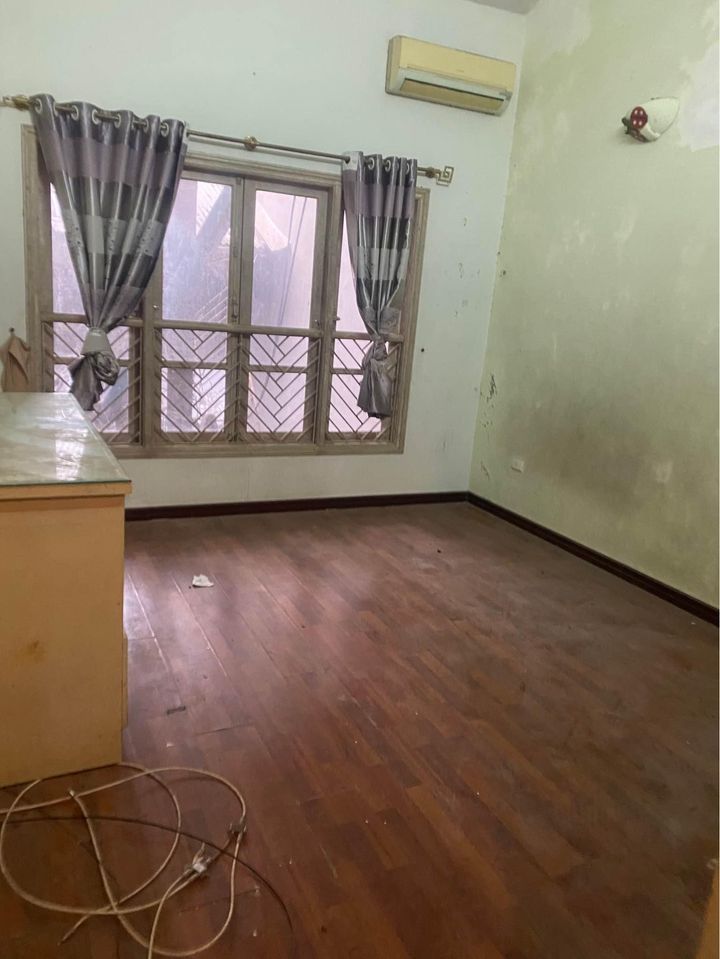 Chính chủ cho Thuê Nhà số **6,ngõ 48 Tạ Quang Bửu,Hai Bà Trưng,diện tích 120m,4 tầng giá 25 triệu.