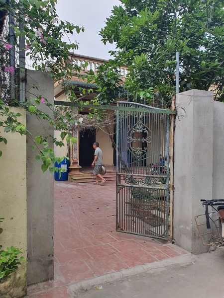 Cần cho thuê nhà mặt đất như hình Diện tích tổng 170m2 gồm sân, vườn, nhà ở Xóm đồi, La Phù