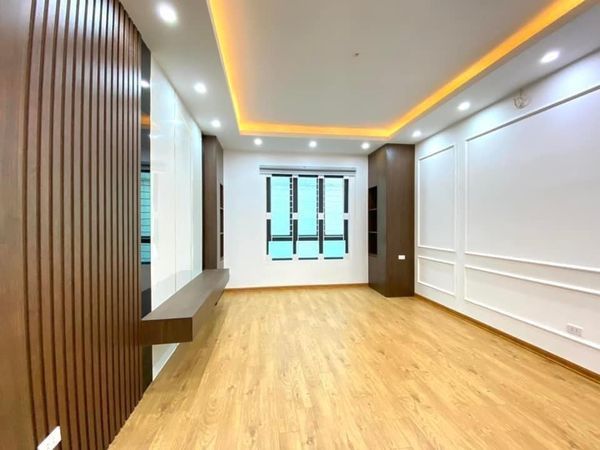 Nhà xây mới tinh - Lô góc - 2 mặt ngõ - 35m2 x5 Tầng 1 NHÀ RA MẶT PHỐ ĐẠI LA - CHỈ 5 TỶ