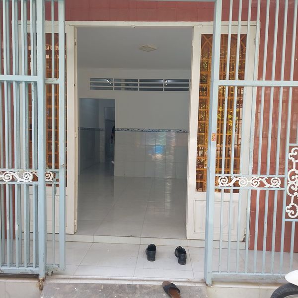 Cần Bán Nhà P5 TP.Mỹ Tho.Sau Lưng Nhà Hàng 284.Khu Viên Chức Rất An Ninh.
