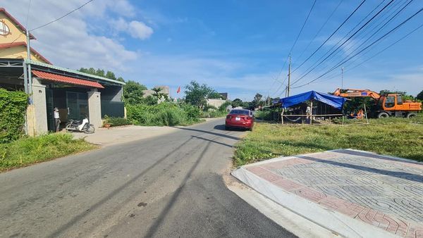 Ngợp Bank cần bán gấp lô góc 2 mặt tiền đường 14 Long Phước + trục chính dự án Hương Lộ 8