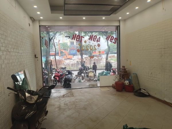 Nguyên căn mình cần cho thuê nhà 4 tầng mặt phố Khương Đình 60m2 mặt tiền 6m