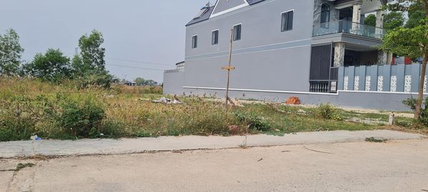 giảm giá từ 2,4 tỷ xuống còn 1,9 tỷ / 200m² có 100m² thổ cư, đất bên cạnh TĐC Tân Hòa , TX Phú Mỹ