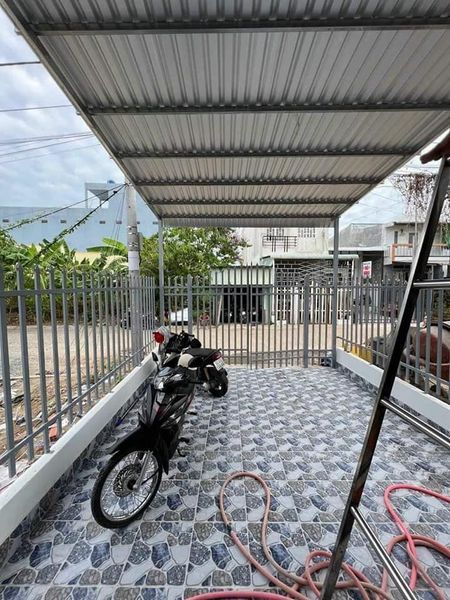 BÁN NHÀ CẤP 04 MỚI • Mới hoàn thiện, đường Mười Chức kdc Phường 05 tp Bạc Liêu.