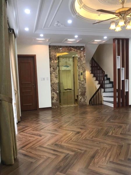 Bán nhà 6 tầng GARA Ô TÔ THANG MÁY - TĐC GIANG BIÊN - LONG BIÊN