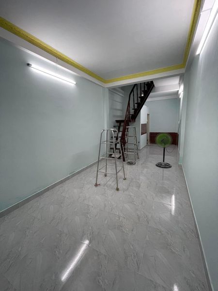 CHO THUÊ HXH NGUYỄN ĐÌNH CHIỂU Q3 Kết cấu : 1 trệt 2 lầu 3wc