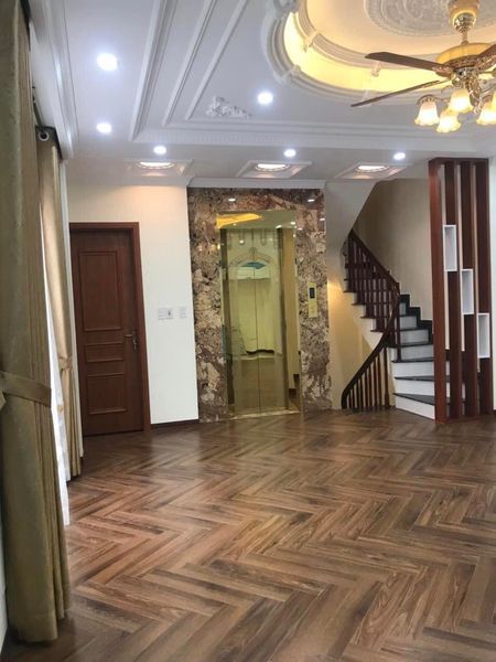 Bán nhà 6 tầng GARA Ô TÔ THANG MÁY - TĐC GIANG BIÊN - LONG BIÊN