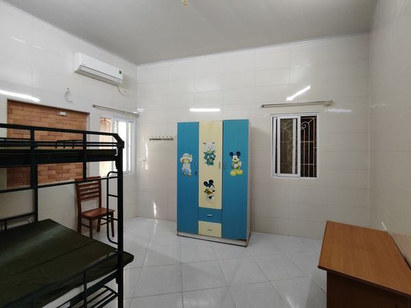 Cho thuê nhà hướng Tây-Nam, diện tích sàn 60m2, 3,5 tầng; MT 4,5m nhà số 6 ngõ 250/26,Phố KT TX