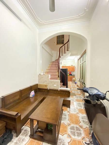 Mình cần bán nhà 3 tầng, 3 pn 2 vs 1 bếp, 1 phòng khách, 1 sân phơi, 1 chỗ để thờ tại phủ lý