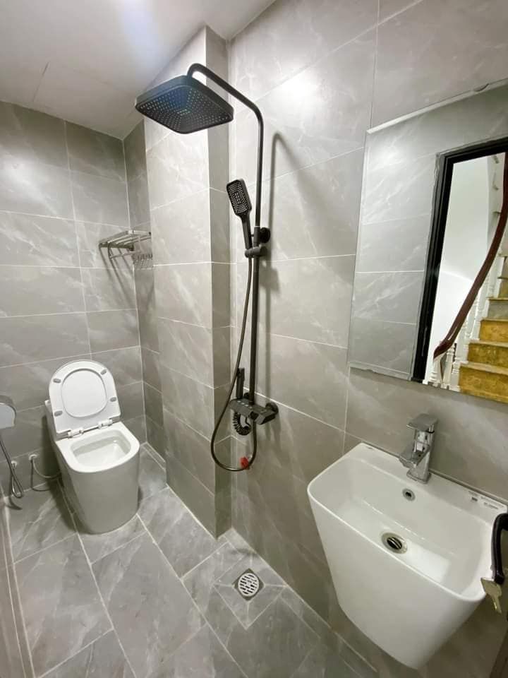 NHÀ NÉT QUÁ - ĐẸP LUNG LINH - FULL NỘI THẤT - Dt 35m2 , Mt 4m x 4 Tầng Ba Đình