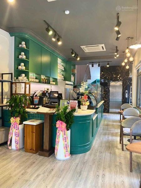 Cho thuê mặt bằng kinh doanh góc 2 mặt tiền đường TRẦN CAO VÂN, Phường VÕ THỊ SÁU, Quận 3