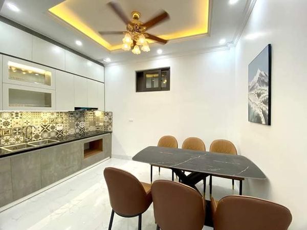 NHÀ NÉT QUÁ - ĐẸP LUNG LINH - FULL NỘI THẤT - Dt 35m2 , Mt 4m x 4 Tầng Ba Đình