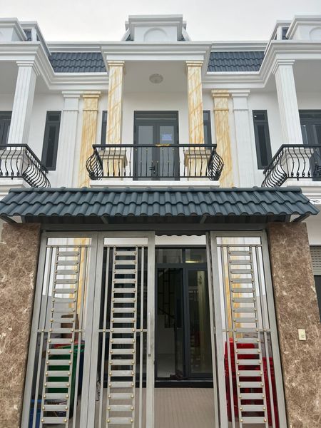 Bán nhà 1 trệt 1 lầu 144m2 Hoàn công đầy đủ ngay TT Thành phố Thuận An