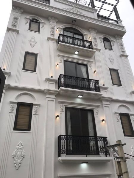 Bán nhà 6 tầng GARA Ô TÔ THANG MÁY - TĐC GIANG BIÊN - LONG BIÊN