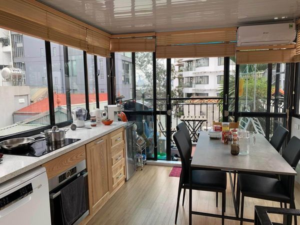 Mình cần cho thuê nhà 5 tầng nguyên căn 30m2 mặt đường to Thuỵ Khuê - Tây Hồ.