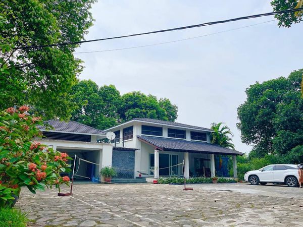 Chủ sang Mỹ định cư nên cần bán BIỆT THỰ NHÀ VƯỜN XỨNG TẦM ĐẲNG CẤP-Cách Sân golf Sky Lake 500m