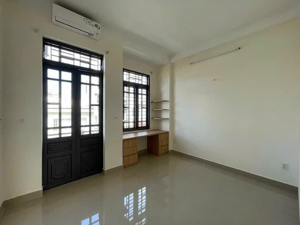 Cho thuê nhà 1 trệt 2 lầu đúc; đường huỳnh thị hai, phường tân chánh hiệp, quận 12