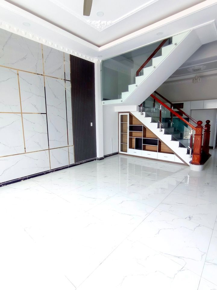Cần thanh lí gấp căn nhà shr gần Bệnh Viện H.Bình Chánh - đường Nguyễn Hữu Trí