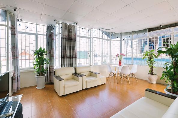 Cho thuê 01 phòng khu vực Trích sài, thông với Thuỵ Khuê, rất gần hồ Tây ( cách hồ 30 m)